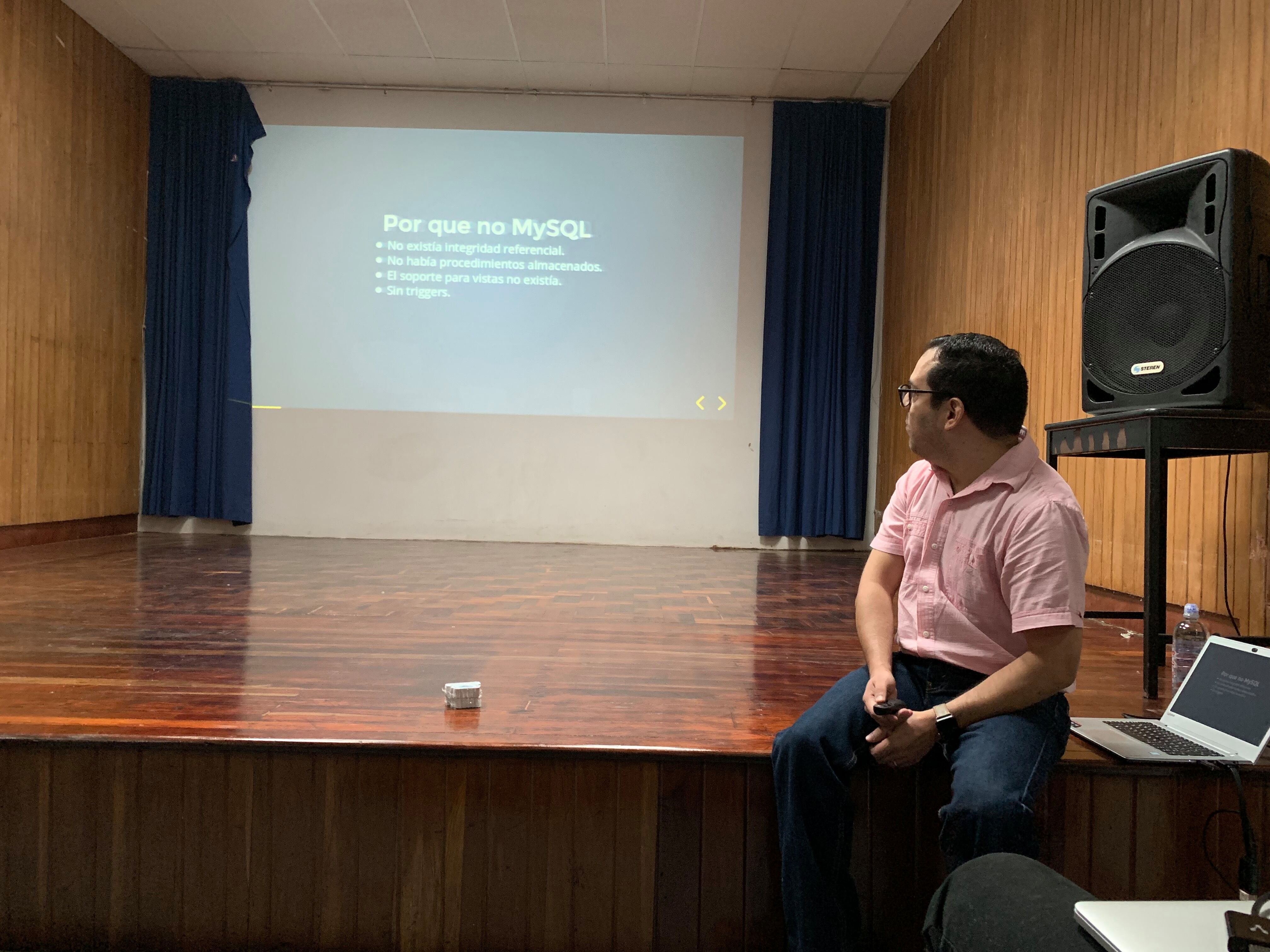 Mauricio Téllez - Postgres: la alternativa a MySQL
